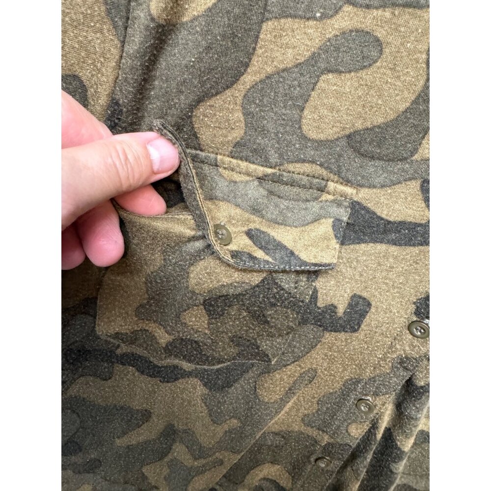 Camo Button-Up Shirt By Paper + Tee Size L Cotton Womens Casual Wear - Picture 3 of 8